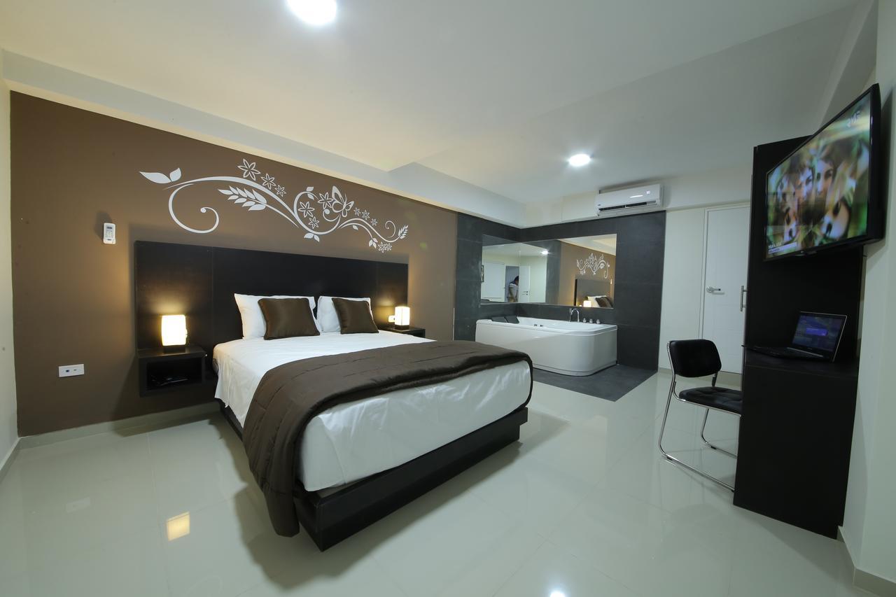 Hotel Solec ชิกลาโย ภายนอก รูปภาพ