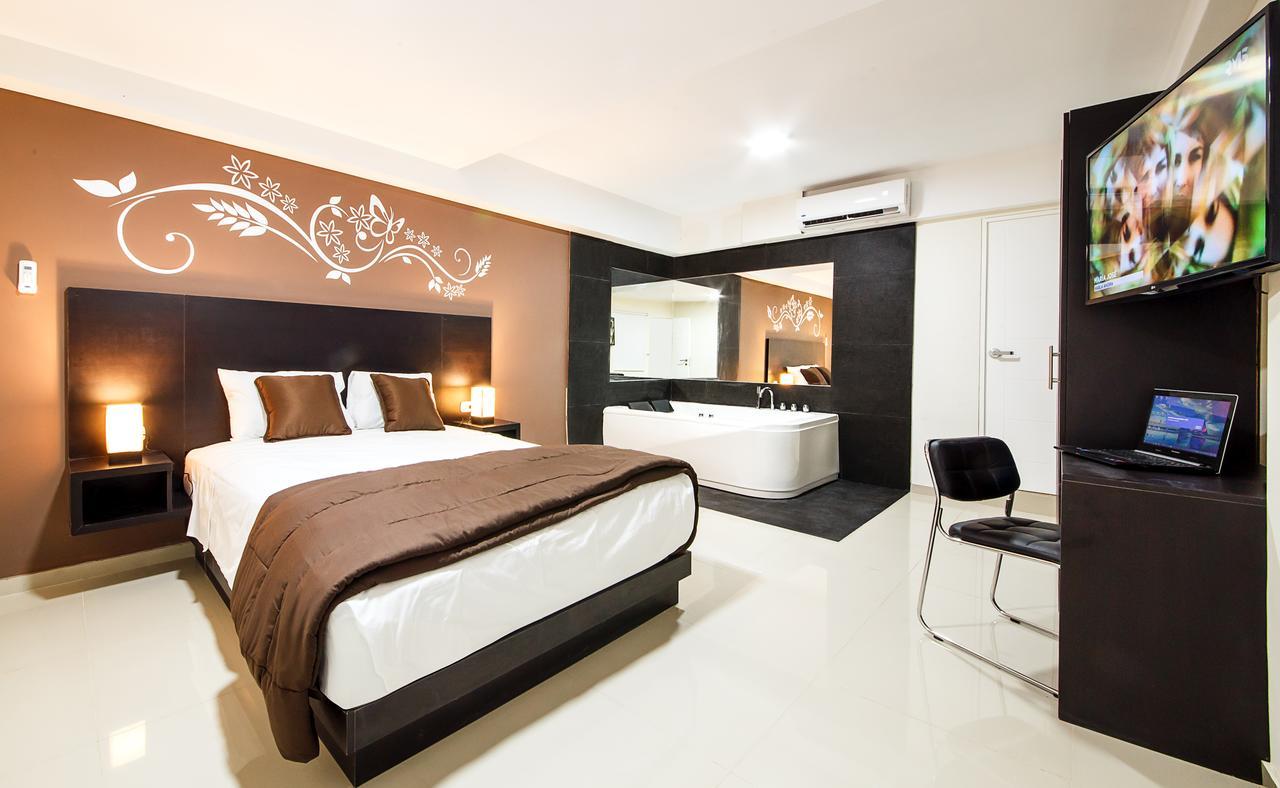 Hotel Solec ชิกลาโย ภายนอก รูปภาพ